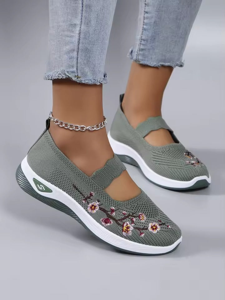 Women’s Summer Breathable Mesh Flats – Lightweight Casual Slip-On Walking Shoes for Everyday Comfort