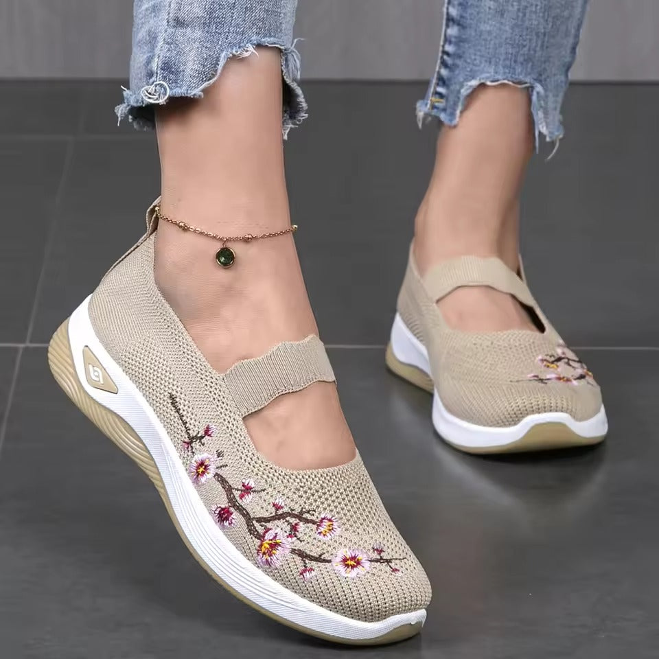 Women’s Summer Breathable Mesh Flats – Lightweight Casual Slip-On Walking Shoes for Everyday Comfort